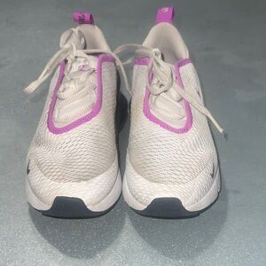 Nike Kids Sneakers in Cream and Pink